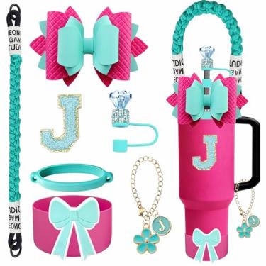 Imagem de RNFVJH Conjunto de acessórios azul-petróleo com adesivos de letras para Stanley Quencher H2.0 copos de 1,134 g e 850 g, topo de palha, bota de copo de silicone, alça de alça, pingente de flor inicial