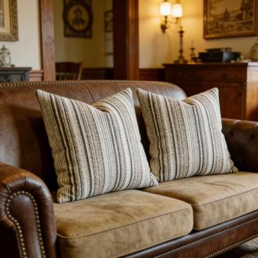 Imagem de Qupace Conjunto de 2 capas de almofada listradas de chenille 45,7 x 45,7 cm, fronhas quadradas espessas de tecido, capas decorativas para sofá, sala de estar, quarto, varanda, chão (verde)