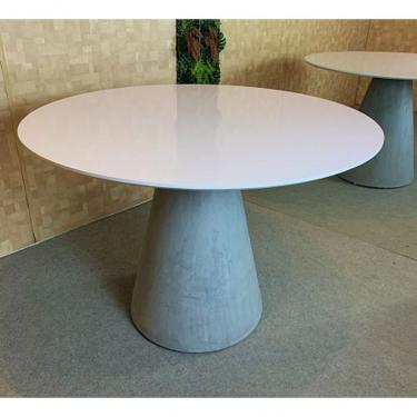Imagem de Mesa De Jantar Cone Concreto 130 Cm Tampo Laqueada Cor Branco
