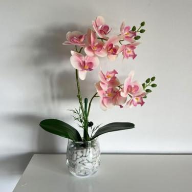 Imagem de jeseea JEVA Flor de orquídea Phalaenopsis rosa artificial + arranjos de vasos brancos de orquídea falsa peça central para mesa de sala de jantar