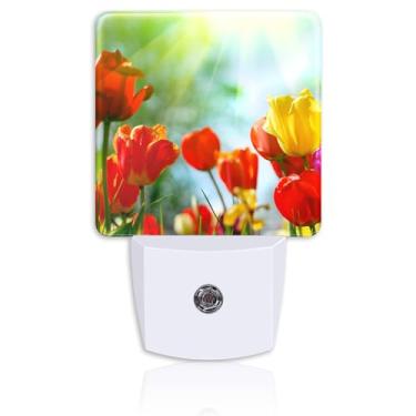 Imagem de Neidius Luz noturna, luz solar em tulipas vermelhas amarelas plug-in luz noturna sensor automático do crepúsculo ao amanhecer, lâmpada LED de eficiência energética para decoração de quarto, corredor
