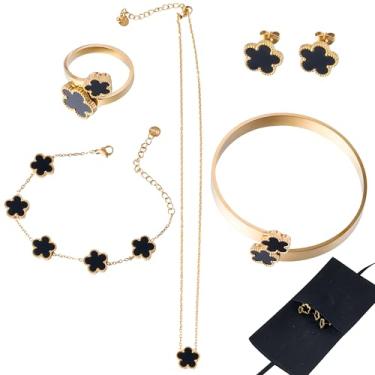 Imagem de GyovinnJuwanua Joias de liga de flor da sorte - 5 peças de colar com design de flor da sorte, brincos, pulseira, anel de pulseira, conjunto de joias, enfeite de corrente banhada a trevo e bolsa de