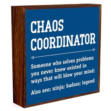 Imagem de Chaos Coordinator Desk Sign Resolve Problem You Never Knew existed in ways. Presentes de decoração de mesa motivacionais engraçados para colegas de trabalho, chefe, placa de caixa de madeira rústica