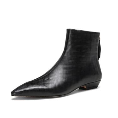 Imagem de TinaCus Bota feminina de couro legítimo com bico fino em relevo feito à mão com zíper nas costas casual, Preto, 38