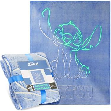 Imagem de Get Trend Disney Stitch Cobertor que brilha no escuro 129 x 150 cm para crianças, adolescentes e adultos, cobertor de lã macia para sofá-cama, aconchegante e quente, presentes para crianças (roxo)