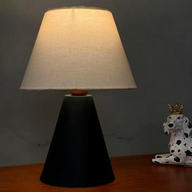 Imagem de Abajur Luminária De Mesa Clássica Cone Preta Cobre Com Cúpula Bege Para Decoração Casa e Sala, Escritório, Quarto e Cabeceira Cama