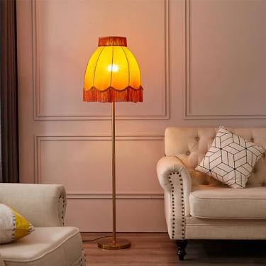 Imagem de Luminária de chão retrô de luxo, com cúpula de tecido e franjas, ideal para leitura e leitura, com design que protege os olhos. Feita de metal resistente à ferrugem, esta luminária vertical