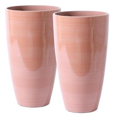 Imagem de Vasos grandes e leves para plantas com orifício de drenagem e pires, conjunto de 2 vasos de plástico para ambientes internos e externos (acabamento em terracota brilhante)