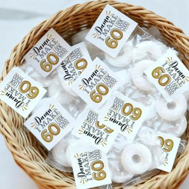Imagem de Adesivos de menta de aniversário de 60 anos, lembrancinhas engraçadas de festa de aniversário, decorações de doces para mulheres e homens, topos de menta de 60 anos em adesivo a granel, etiquetas de