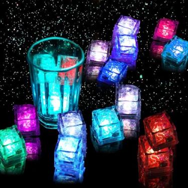 Imagem de Cubos de gelo de LED multicoloridos com luzes em forma de gelo à prova d'água que mudam de cor que brilham no escuro reutilizáveis para decoração de bares de festa de casamento (pacote com 12)