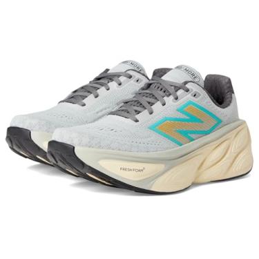 Imagem de New Balance Fresh Foam X More V5 Tênis de corrida masculino, Cinza brilhante/cálcio/jade cibernético, 10.5 Wide