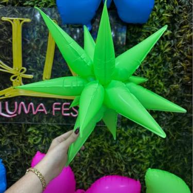 Imagem de Balão Estrela Verde Neon Inflável com 12 Pontas – 19" (48 cm) ou 26" (66 cm) – Decoração Festa, Painel, Instagram, Natal, Halloween – PVC Brilhante