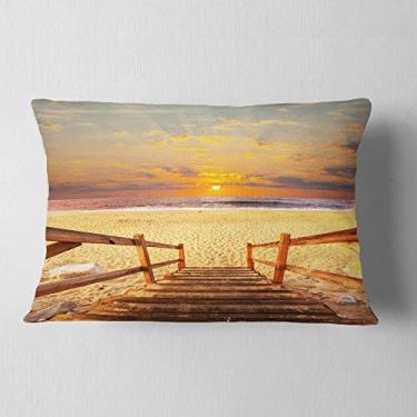 Imagem de Designart Passeio de madeira marrom para a praia, sala de estar, sofá, almofada de alta qualidade + capa de almofada impressa em ambos os lados 30,5 x 50,8 cm