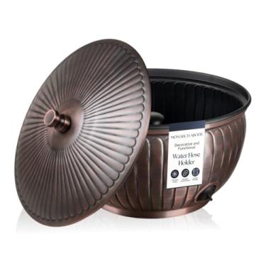 Imagem de Monarch Abode Suporte de mangueira de jardim com tampa – Suportes decorativos de mangueira de água para fora, pote de cobre antigo de metal em relevo com drenagem, suporte de mangueira de água de 30