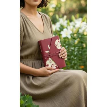 Imagem de Bíblia Mulher de Fé NVI Couro Soft Inspiradora - Congratulations Store