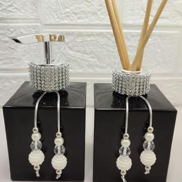 Imagem de Kit Lavabo De Vidro Com Dispenser Para Sabonete Líquido E Aromatizador 250Ml, Válvula Com Strass, Pingente Decorativo, Ideal Para Banheiro E Lavabo Elegante - Luiggi Presentes® (Preto e Prata)