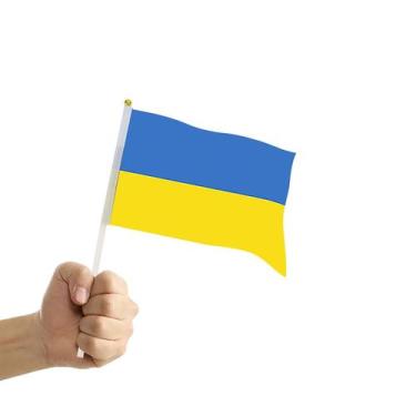 Imagem de Bandeira ucraniana 8,2 x 5,5 polegadas Ucrânia segurando pequena mini 