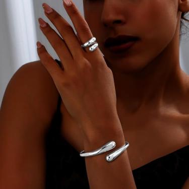 Imagem de Pulseiras grossas para mulheres, pulseiras douradas, empilháveis, anéis de declaração, anéis empilháveis, conjunto de joias e presentes