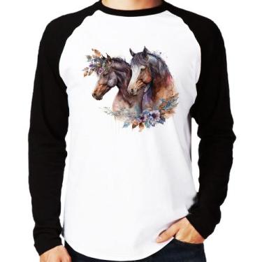 Imagem de Camiseta Raglan Casal De Cavalos E Flores Manga Longa - Foca Na Moda