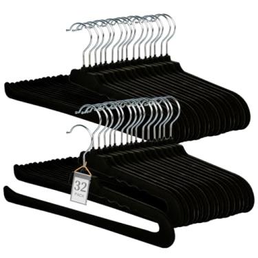 Imagem de Cabides de veludo – Pacote com 32 cabides pretos de feltro antiderrapante finos e elegantes para guardar espaço com gancho giratório 360 para calças, shorts, jeans, ternos, toalhas