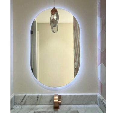 Imagem de Espelho Brillare Orgânico Oval Grande Com LED 80x50cm Lapidado À Pilha Ou Fonte Branco Frio Fonte