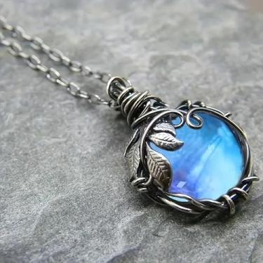 Imagem de Colar vintage com pingente de pedra da lua azul, design de folha com corda de couro, joia feminina presente, Medium, Cobre, Sem Pedra Preciosa