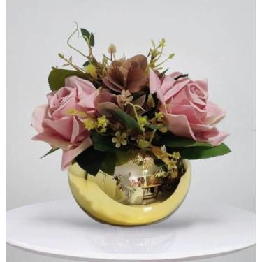 Imagem de Arranjo de flores rosas artificiais no vaso dourado - La Caza Store