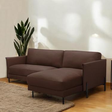 Imagem de Sofá Decorativo Karine 3 Lugares Sala de estar 230cm com Chaise Pés em Aço Couro Marrom Chocolate G88 - Gran Belo