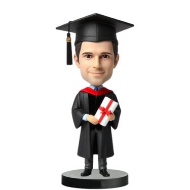 Imagem de Bobblehead de graduação em boné e vestido com estola vermelha segurando diploma feito à mão personalizado a partir de sua foto, decoração ideal para celebrações, presente memorável para empreendedores