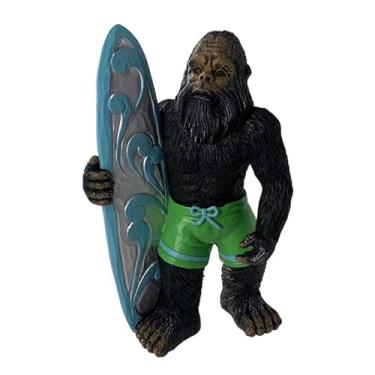 Imagem de The Bridge Collection Estatueta de praia do Pé Grande – Decoração náutica com prancha de surfe e calção de banho – Peça divertida de exibição costeira