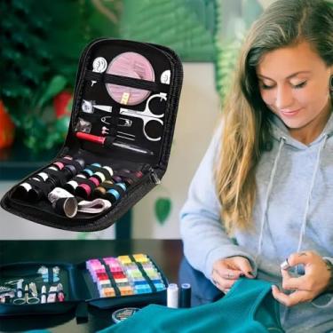 Imagem de 1 kit de costura para viagem, conjunto de reparo de tecido de emergência com agulhas, fios, tesouras e acessórios básicos de costura