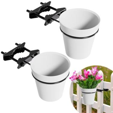 Imagem de Xbpeuy Suporte para vasos de flores pendurados, 2 conjuntos de suportes de contêiner de plantas com vaso, bandeja de plantadores de cerca de clipe de tubo para cerca interna e externa, varanda e