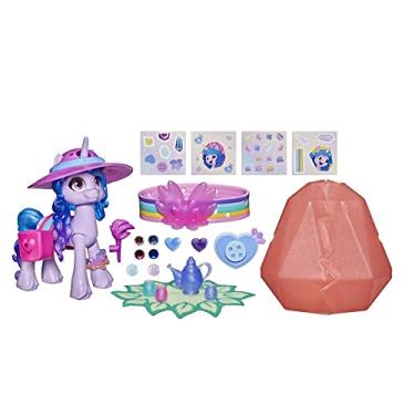 Imagem de My Little Pony: A New Generation Movie Crystal Adventure Izzy Moonbow - 3-Inch Purple Pony Toy, Surprise Accessories, Friendship Bracelet