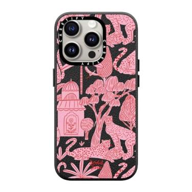 Imagem de CASETiFY Capa de couro para iPhone 15 Pro [Texturizada/Proteção contra quedas de 1,5 m/Compatível com Magsafe] - Estampas de animais - Cheetah Paradise Pink - Jet Black
