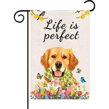 Imagem de Iutumo Bandeira de jardim para cães primavera verão 30 x 45 cm dupla face, floral, Golden Retriever com cachecol xadrez, borboleta monarca, faixa vertical para animais de estimação pequeno para decoração de casa de fazenda sazonal