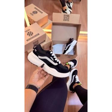 Imagem de Tênis Chunky Preto com Branco  Estilo Urbano e Solado Alto - GENERICO,