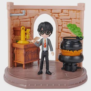 Imagem de Playset Harry Potter Magical Minis - Sala de Aula de Poções com 3 Acessórios e Figura Exclusiva Harry Spin Master