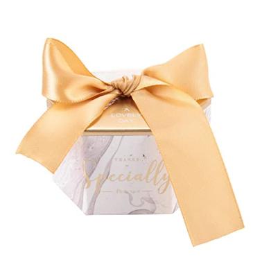Imagem de Caixa de doces de fita. Faça download de imagens de clientes, caixa de doces de casamento reutilizável, marmorizada, com fita, versátil, dobra e monta facilmente pequenas caixas de presente de papel