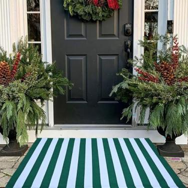 Imagem de Tapete listrado de Natal verde e branco, 2'10.2 cm x 3'17.8 cm tapete de área interna/externa para varanda de casa de fazenda, entrada, lavável na máquina, tapete de porta de boas-vindas tecido de