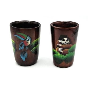 Imagem de Kal Crafts - Conjunto de 2 copos de dose de tequila de madeira - Pintado à mão com girassol da floresta tropical da Costa Rica e flor de orquídea Guaria Morada - 45 ml (2PK Girassol-Guaria)