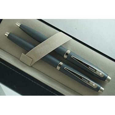 Imagem de Sheaffer 100 cinza fosco com anel de assinatura Sheaffer e pontos de excelência, caneta tinteiro de ponta média e conjunto de caneta esferográfica