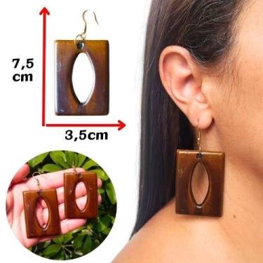 Imagem de Brincos em resina estilo  envernizado amadeirado feminino e artesanal.