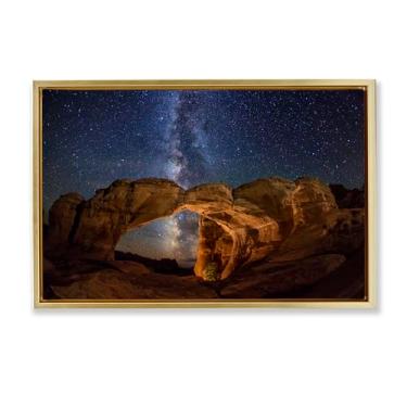 Imagem de Stupell Industries Arte de parede em tela flutuante emoldurada dourada com céu estrelado através do deserto, design de Royce Bair, 78 x 53 cm