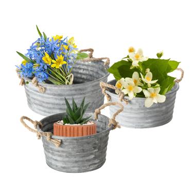 Imagem de WHW Planadores de banheira de brinquedo para toda a casa World Farmers Market Chubby, conjunto de 3, alças de corda, zinco galvanizado, topo enrolado, laterais onduladas, recipientes rústicos estilo country, 31,5, 27 cm e 21,6 cm