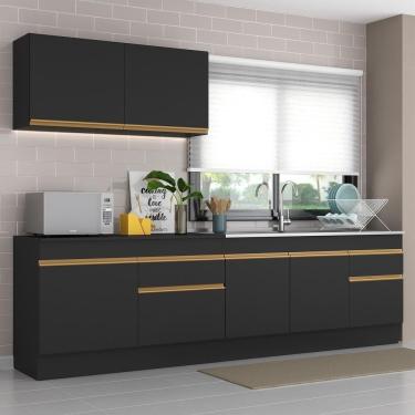 Imagem de Cozinha Compacta Com Rodapé Com Armário E Balcão Preta