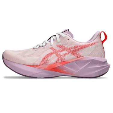 Imagem de ASICS Novablast 5 Tênis feminino, branco/coral Reef, 38, Branco/Coral Reef, 7 US