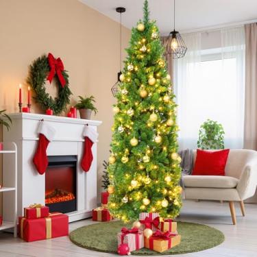 Imagem de Árvore de Natal artificial fina de 1,8 m com 200 luzes de LED brancas quentes, 30 enfeites de bola dourada, árvore de Natal verde artificial fina com suporte de metal para decoração de festa de Natal