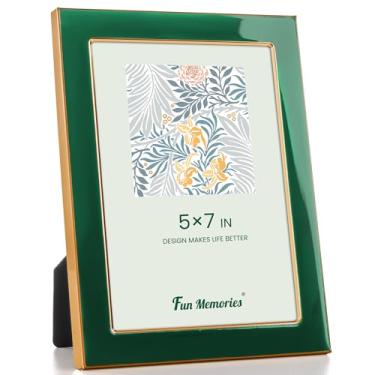 Imagem de Fun Memories Porta-retrato 12 x 18 cm – 1 porta-retrato de vidro esmaltado verde com borda de metal dourado e cavalete para exibição em bancadas, mesas, estantes, mesas e paredes (verde/ouro)