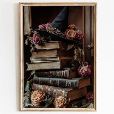Imagem de Arte de parede rosa vintage chapéu de bruxa em livros antigos impressão em tela chapéu de bruxa arte de parede vintage pôster de Halloween gótico sombrio impressões vintage rústico bruxa pôsteres de