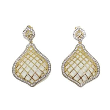 Imagem de Brinco Grande Treliça com Zircônias Semijoia Banhado a Ouro 18 kl